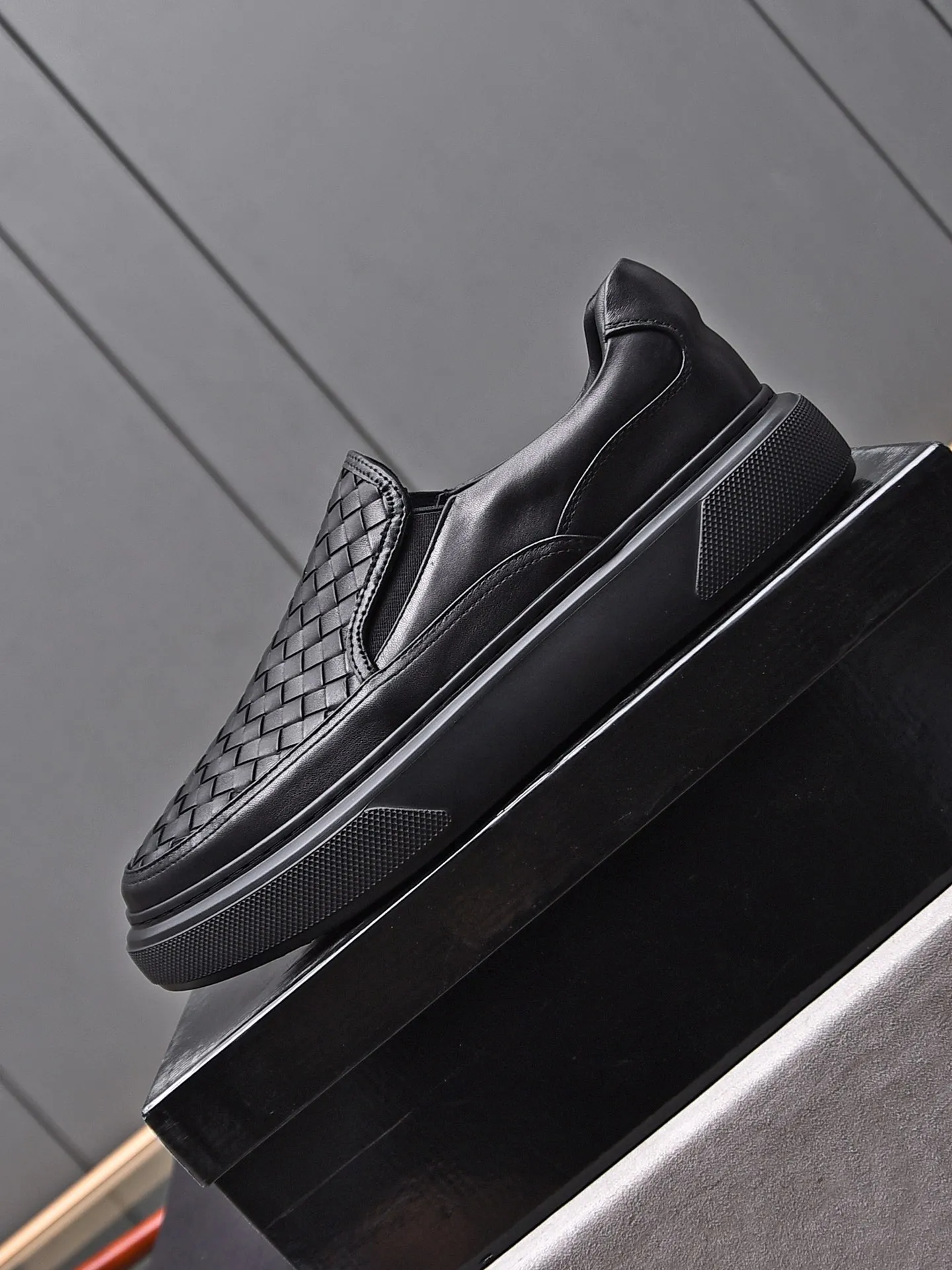 Men's Men's Shoes💰520 [One-step-up] BOTTEG* VENET* - high-end boutique Size: 38-44 (45 customized) BV new product, first-layer cowhide artificially woven classic style and contemporary fashion temperament harmoniously blend, rubber sole is light and flexible, water-dyed cowhide lining! [Taobao, Tmall, and live streaming are the first choices]